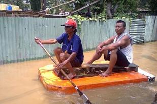 Banjir Tiba, Saatnya Pak Toto Lupakan Cincau