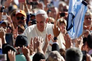 Paus: Gereja Harus Akhiri Obsesi Atas Gay, Kontrasepsi, Aborsi