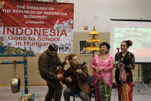 Siswa Hungaria Antusias Belajar Bahasa Indonesia