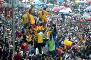 2 Tewas, Ratusan Terluka dalam Arak-arakan Patung Yesus di Filipina