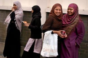 Cameron: Wanita Muslim Tak Bisa Bahasa Inggris Rentan Dipengaruhi Ekstremis
