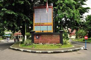 Kompetisi Debat Konstitusi antarmahasiswa Hukum se-Jawa