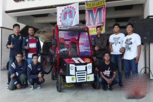 Mahasiswa Surabaya Buat Mobil Listrik City Car