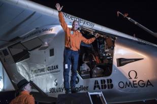 Solar Impulse 2  Rekor Terbang Pesawat non-BBM