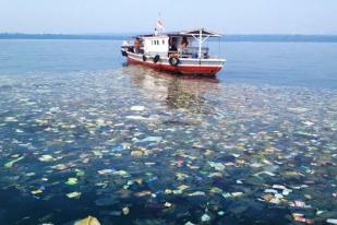 Indonesia Bertekad Kurangi 70 Persen Sampah Plastik