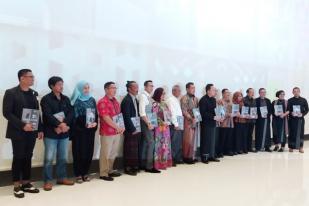 Desainer Ali Charisma: ITF Literatur Desain Asli Indonesia
