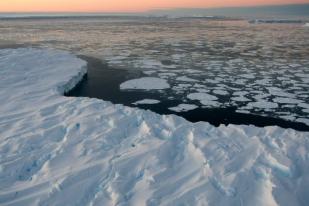 Laju Mencairnya Kutub Utara Semakin Cepat