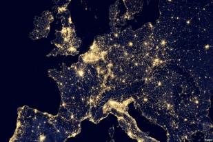 Polusi Cahaya: Ketika Bumi Makin Benderang di Malam Hari