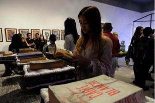 I Wayan Sujana Gelar Pameran 'Drawing On Novel'