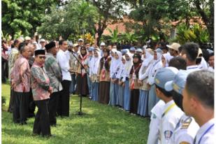 Presiden Jokowi Ajak Siswa Gunakan Medsos untuk Hal Positif