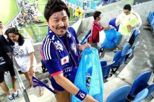 Piala Dunia 2018: Pendukung Timnas Jepang Bersihkan Stadion