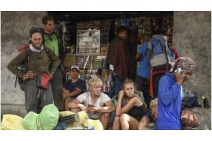 Aparat Berupaya Evakuasi Lebih dari 200 Pendaki dari Gunung Rinjani