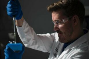 Ilmuwan Australia Alat Uji Malaria Gunakan Air dan Telepon Pintar