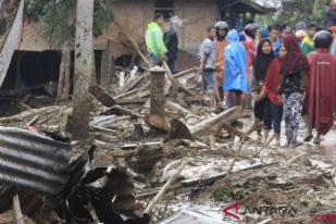 Banjir Tanah Datar Diduga akibat Pembalakan Liar