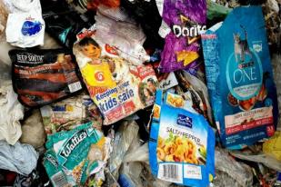 China Kurangi Impor Sampah untuk Daur Ulang