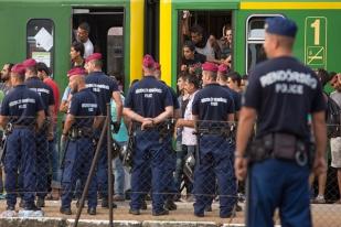 Menlu Hungaria Kecam Balik Kritik Bentrokan dengan Imigran