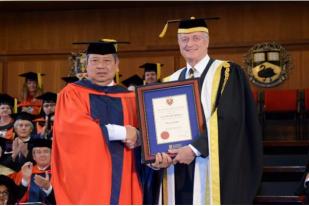 SBY Terima Gelar Doktor Kehormatan dari Universitas Western