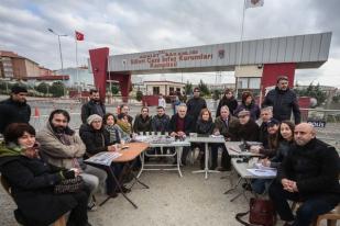 Jurnalis Turki Rapat Redaksi di Luar Penjara