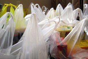 Batal Gratis,Kantong Plastik di Supermarket Kembali Berbayar