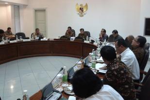Jokowi Instruksikan K/L Serahkan Izin Investasi kepada BKPM