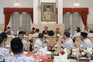 Kangen, Presiden Makan Siang dengan Pengurus PGRI di Istana
