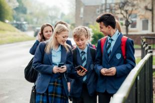 Ponsel Dilarang di Seluruh Sekolah Negeri di Victoria Mulai 2020