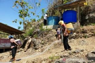 Warga di Gunung Kidul Terima Bantuan Air Bersih