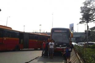 Penjelasan Lengkap GM PT INKA Terkait Bus Transjakarta Patah