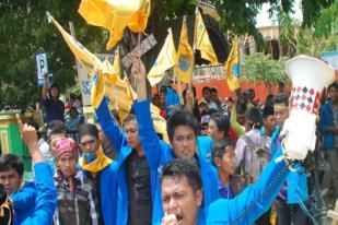 Mahasiswa Demo SBY Selesaikan Kasus di Madura