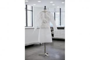 Louis Vuitton Ubah Atelier Paris Jadi Sanggar Pakaian Medis