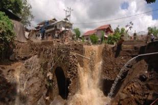 Banjir Bandang di Pasaman 1 Meninggal 2 Hilang