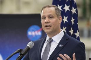 NASA akan Daratkan Perempuan Pertama di Bulan Tahun 2024