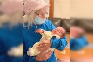 Bayi Pertama Yang Lahir di Pulau Cranberry Kecil Setelah 90 Tahun