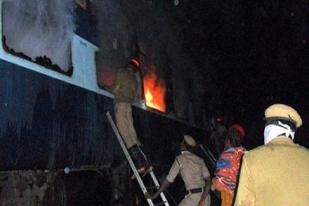 Kebakaran Kereta Api di India Selatan Tewaskan 23 Orang