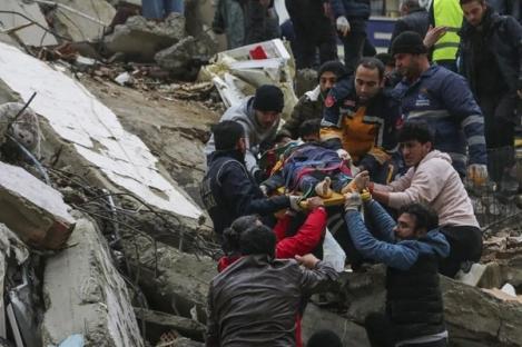 Gempa Bumi Berkekuatan 7,8 Guncang Suriah dan Turki, 1.900 Tewas