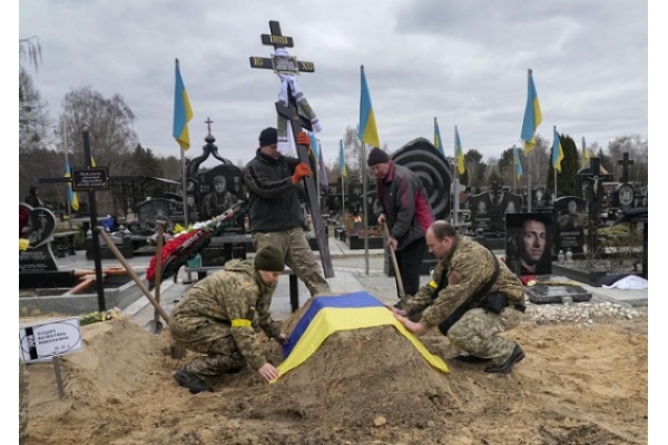 Perkembangan Invasi Rusia: Ukraina Berlakukan Wajib Militer