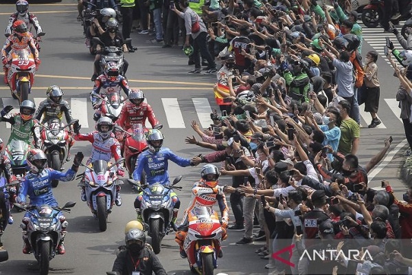 Presiden Jokowi Terima Pembalap MotoGP di Istana Sebelum Parade