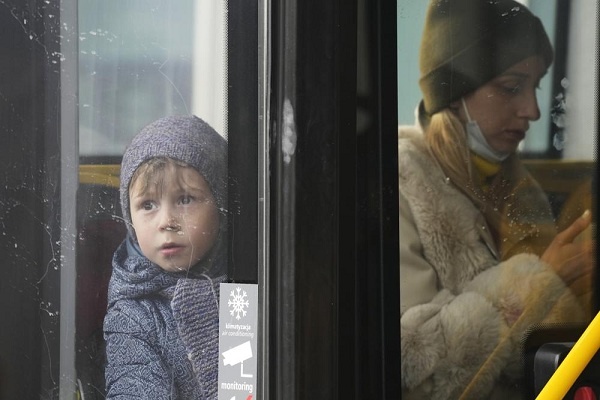 Pengungsi Ukraina Mendekati Empat Juta, Terbesar Setelah PD II