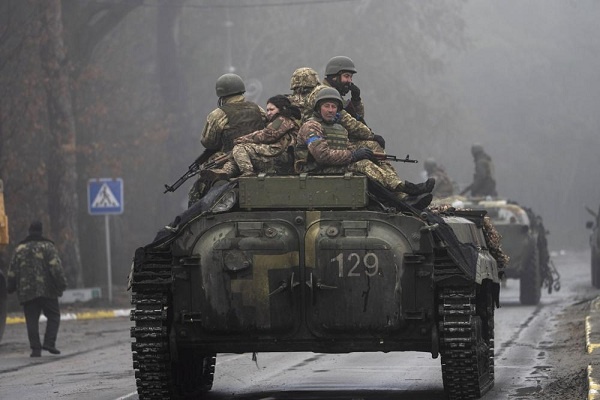 Ukraina: Pasukan Rusia Mundur, Meninggalkan Ranjau