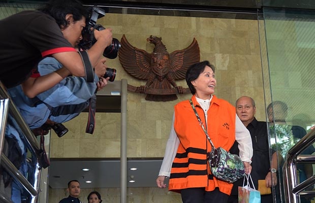 Dirut PT Indoguna Utama, Maria Elisabeth Liman Tandatangani Perpanjangan Masa Tahanan di KPK
