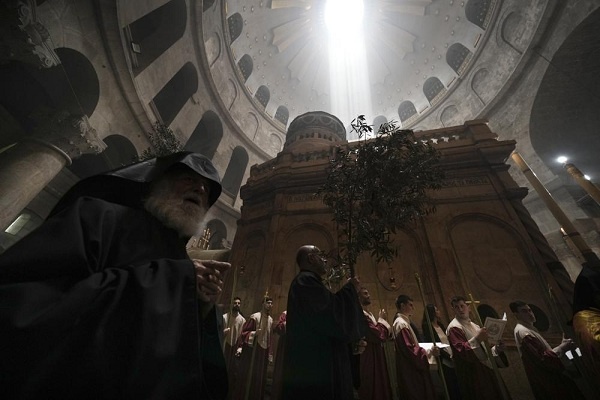 Puluhan Ribu Umat Kristen Rayakan Paskah di Yerusalem