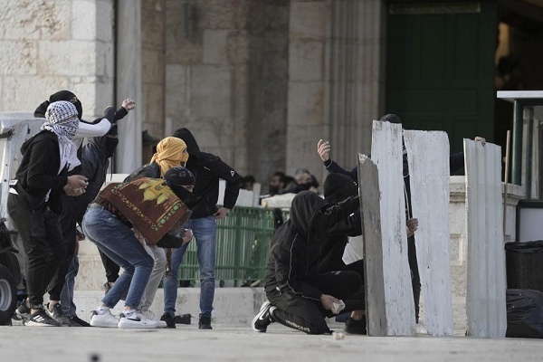 Polisi Israel Kembali Bentrok dengan Pemuda Palestina di Al Aqsa Yerusalem
