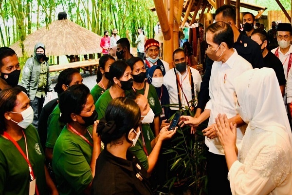 Jokowi Diskusi Pelestarian dan Pemanfaatan Bambu di Ngada