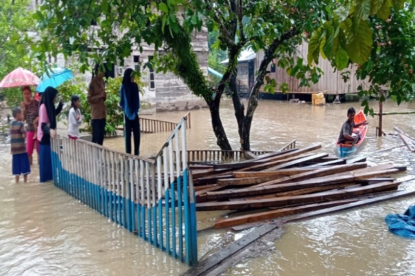 Banjir Melanda Beberapa Daerah