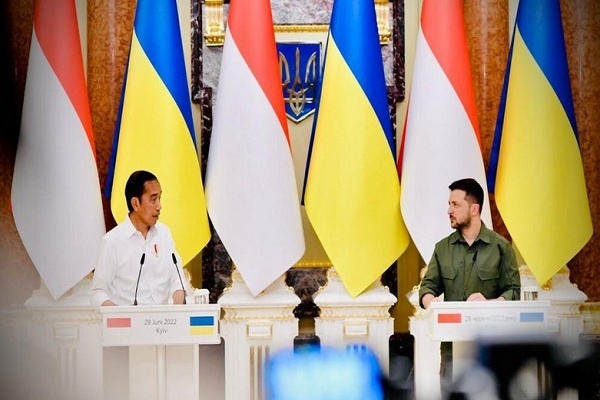Jokowi Tawarkan Bawa Pesan Volodymyr Zelenskyy kepada Vladimir Putin