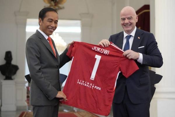 Transformasi Sepakak Bola Indonesia, Gianni Infantino: FIFA Ada di Sini Bersama Anda