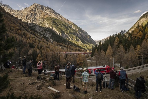 Swiss Klaim Catat Rekor Kereta Api Penumpang Terpanjang di Dunia