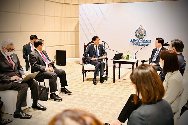 Jokowi Bertemu PM Arab Saudi MBS dan Kepala Eksekutif Hong Kong