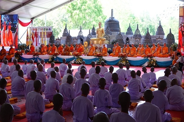 500 Calon Bhikku dari Berbagai Negara Ikuti Latihan di Borobudur