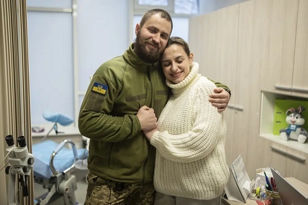 Sejumlah Tentara Ukraina Membekukan Sperma di Tengah Perang Melawan Rusia